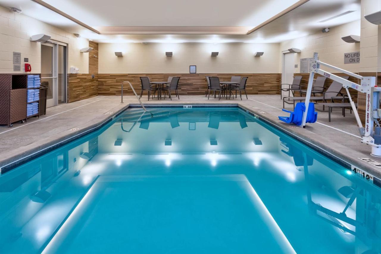 Fairfield By Marriott Inn & Suites Grand Rapids North Walker ภายนอก รูปภาพ